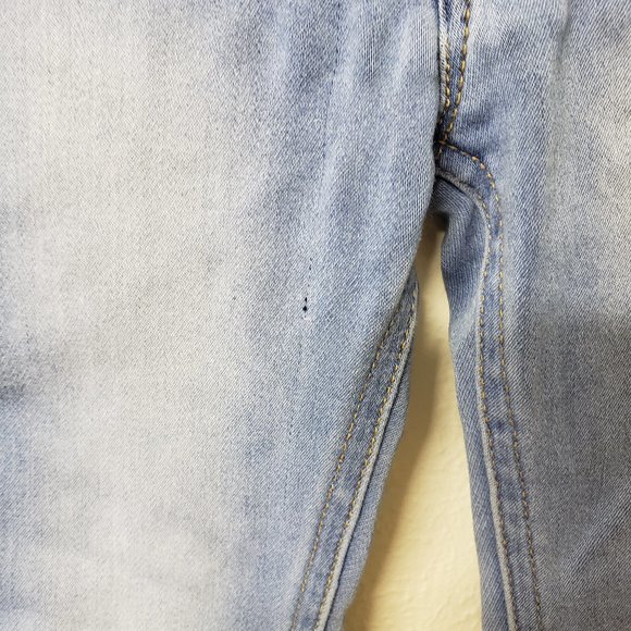 Cat & Jack lightwash skinny jeans - Picture 2 of 4